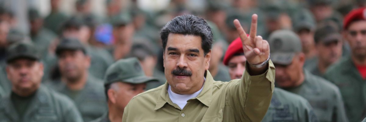 Nicolás Maduro během setkání s vojáky na základně v Caracasu.