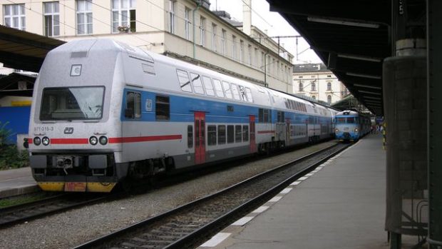 Příměstské jednotky ve stanici Praha Masarykovo nádraží