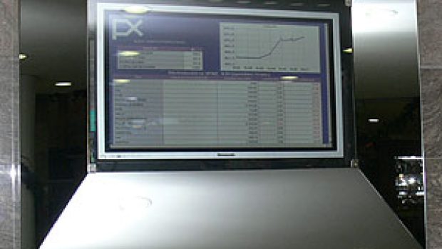 informační panel indexu PX v hale Burzovního paláce