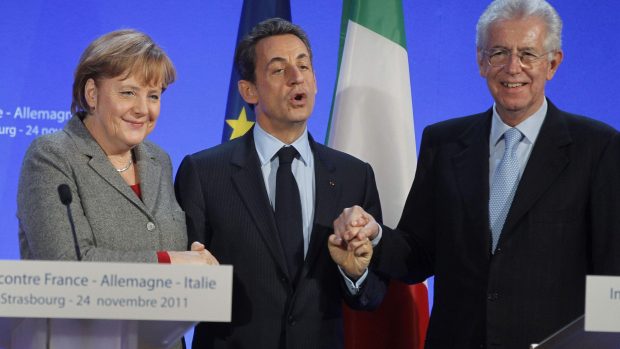 Angela Merkelová, Nicolas Sarkozy a Mario Monti ve Štrasburku