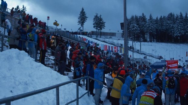 Fanoušci v Oberhofu už si Tour de Ski zřejmě mnohokrát neužijí