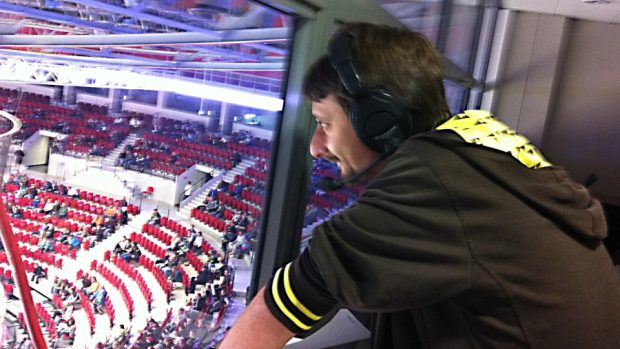 Reportér Tomáš Kohout komentuje hokejové utkání