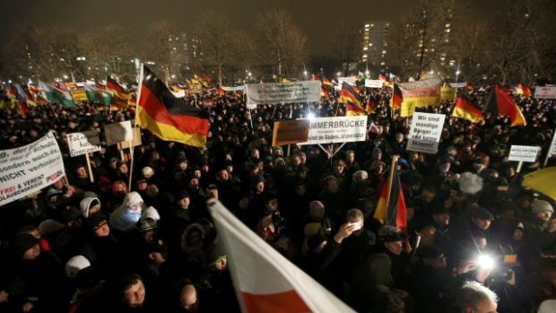 Demonstrace v Drážďanech proti islamizaci Německa