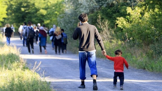 Těmto afghánským uprchlíkům se srbsko-maďarskou hranici ještě podařilo přejít