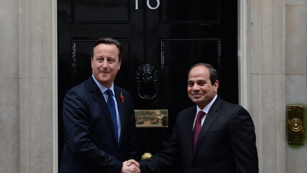 Britský premiér David Cameron (vlevo)  jednal včera v Londýně s egyptským prezidentem Sísím