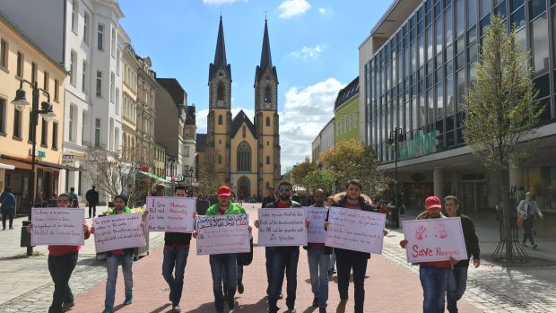 Demonstrace syrských uprchlíků v bavorském Hofu