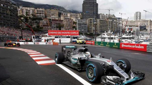Lewis Hamilton vyhrál v Monaku po osmi letech