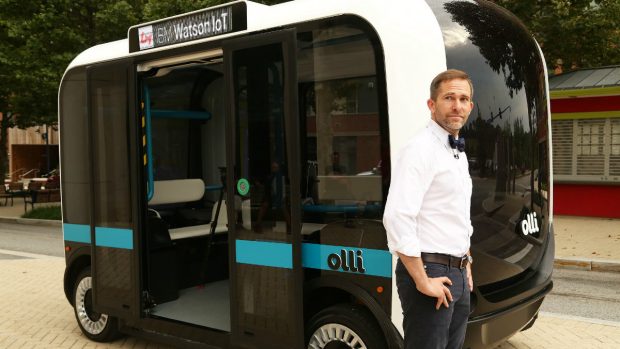 Firmy IBM a Local Motors vyvinuly elektrický minibus bez řidiče s názvem Olli