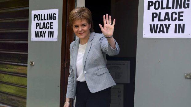 Britové hlasují v referendu, které rozhodne o setrvání země v Evropské unii – skotská první ministryně Nicola Sturgeonová