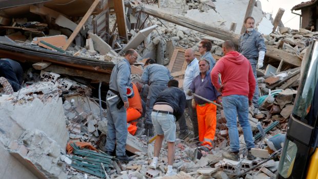 Itálii zasáhlo zemětřesení. Epicentrum leželo jihovýchodně od města Perugia, jedním ze zasažených měst je také Amatrice