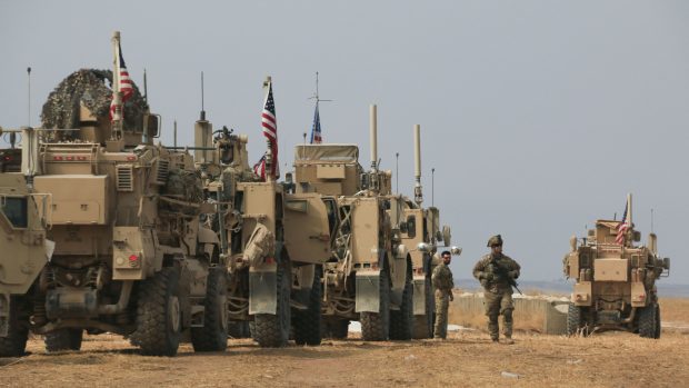 Americký vojenský konvoj v severní Sýrii