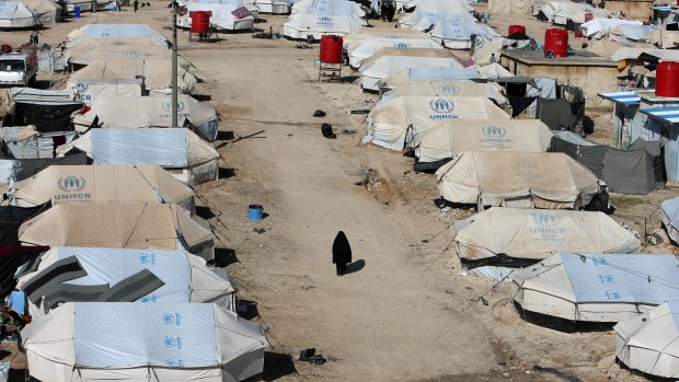 Tábor Al-Húl, který je v rukou syrských Kurdů a kde se tísní 75 tisíc lidí