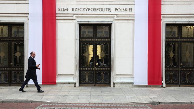 Sejm totiž plánuje v budoucnu jmenovat nové členy komise (ilustrační foto)