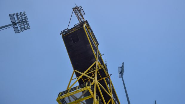 Věž rozhodčích můstku K185 a K120 v harrachovském skokanském a lyžařském areálu