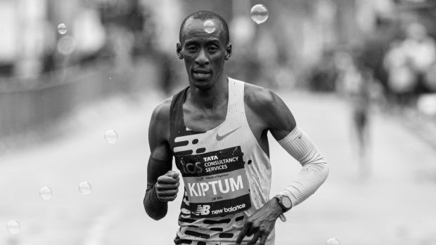 Světový rekordman v maratonu Kiptum zemřel při autonehodě (archivní foto)