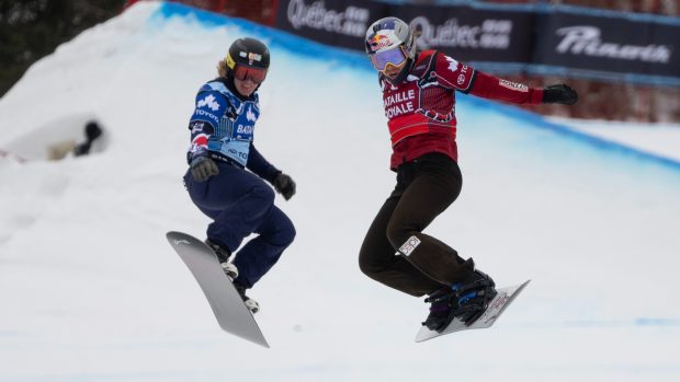 Snowboardcrossařky Eva Adamczyková a Britka Charlotte Bankesová