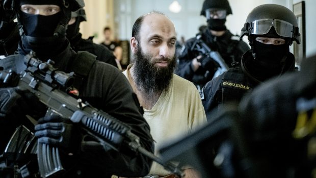 Sámer Shehadeh čelí obžalobě z účasti na teroristické skupině a financování terorismu