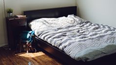 Postel, ložnice, ubytování, Airbnb (ilustrační foto)