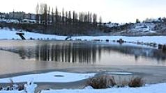 zamrzlý rybník