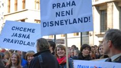 Demonstrace umělců před pražským magistrátem