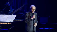 Zpěvák Charles Aznavour zazpíval poprvé v Praze