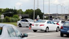 Útočník zastřelil v Baton Rouge nejméně tři policisty