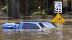 Záplavy v Louisianě nepřežilo nejméně sedm lidí. Tisíce dalších záchranáři evakuovali