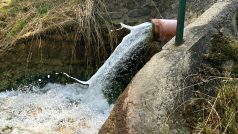 Voda z podzemí Rosicko-oslavanského revíru zatím vytéká do řeky Oslavy