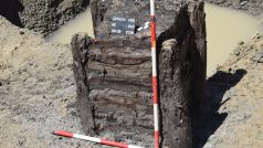 Neolitická studna v místě nálezu