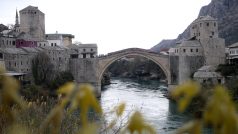 Starý most v Mostaru patřil k nejkrásnějším památkám osmanské architektury na Balkáně. V listopadu 1993 ho zničily chorvatské jednotky; po válce byl však zrekonstruován a v roce 2004 znovu otevřen.