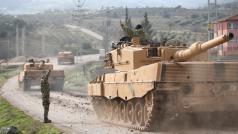 Turecký vojenský konvoj na hranicích se Sýrií