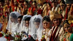 Hromadná svatba v indickém městě Surat
