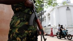 Srílanská policie v souvislosti se sérií víkendových útoků na kostely a hotely v zemi stále pátrá po 140 lidech