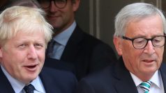 Šéf Evropské komise Juncker a britský premiér Johnson