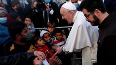 Setkání papeže František s uprchlíky v táboře Mavrovouni na ostrově Lesbos