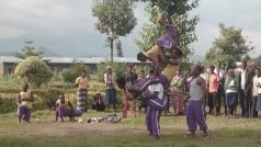 Akrobati ze Rwandy vystoupili na festivalu Letní Letná