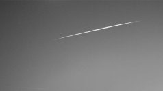 Jasný meteor (bolid) vyfocený videokamerou na stanici Evropské bolidové sítě na hvězdárně v Kunžaku