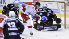 Momentka z hokejového zápasu mezi Olomoucí a Plzní