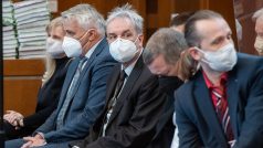 Obžalovaní v kauze údajně zmanipulovaných zakázek na opravy Národního hřebčína v Kladrubech nad Labem u soudu v Hradci Králové