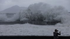 Tajfun Haikui zasáhl jih a východ Tchaj-wanu