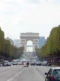 Champs Élysées a Vítězný oblouk