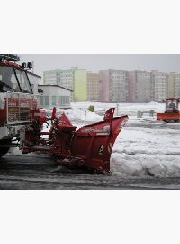 Silničářům v Ostravě pomáhali i hasiči