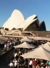 Opera house v Sydney