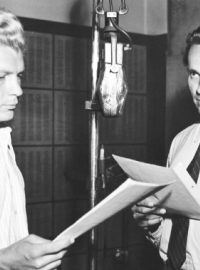 Reportáže inženýrů J. Hanzelky a M. Zikmunda (zleva) se vysílaly do srpna 1952