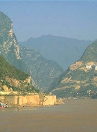 Tři soutěsky - přehradní nádrž na čínské řece Jang&#039;ce