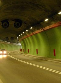 Silniční tunel