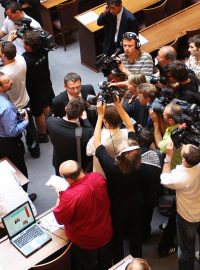 Přemysl Sobotka a Lubomír Zaorálek již jako poražení v zájmu médií