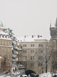 Zasněžená Praha 10.1.2010 - U Staroměstské mostecké věže