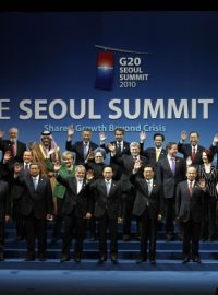Hašteřící se G20 slibuje, že zabrání měnové válce