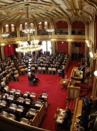 Norský parlament uctil památku obětí útoků z 22.července